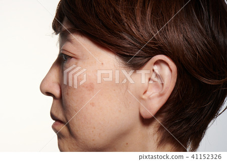 Women in their 40s female profile Women in their 40s female profile 41152326