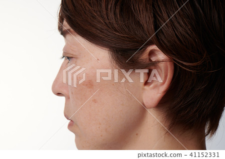 Women in their 40s female profile Women in their 40s female profile 41152331