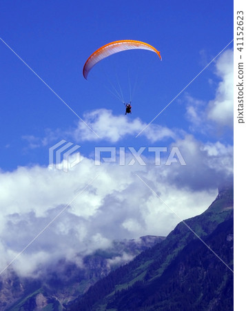 paragliding, parachute mountain in Switzerland paragliding, parachute mountain in Switzerland 41152623
