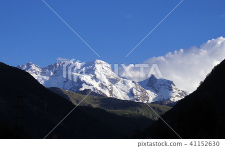 alps view in switzerland with beautiful cloud alps view in switzerland with beautiful cloud 41152630