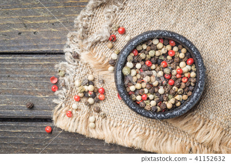 Mix of pepper corns Mix of pepper corns 41152632