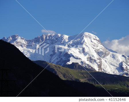 alps view in switzerland with beautiful cloud alps view in switzerland with beautiful cloud 41152646