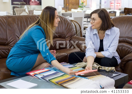 Interior designer and client-adult woman Interior designer and client-adult woman 41153333