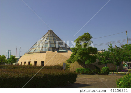 Kaizuka市市立自然與圖書館博物館/大阪府Kaizuka市兩種顏色 Kaizuka市市立自然與圖書館博物館/大阪府Kaizuka市兩種顏色 41156851