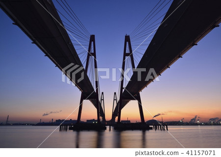 從Meisho Nishi Ohashi橋的日出 從Meisho Nishi Ohashi橋的日出 41157071