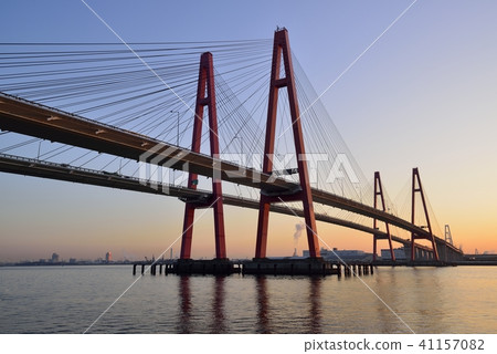 從Meisho Nishi Ohashi橋的日出 從Meisho Nishi Ohashi橋的日出 41157082