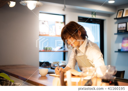 Cafe shop clerk woman 41160195
