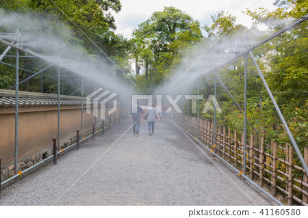 Front gate before getting into Kinkakuji 41160580