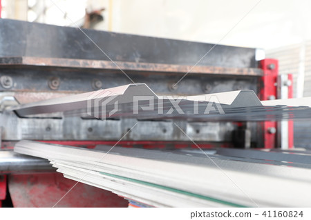 metal sheet roof rolled from rolling machine metal sheet roof rolled from rolling machine 41160824