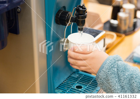 孩子們放置供水 41161332