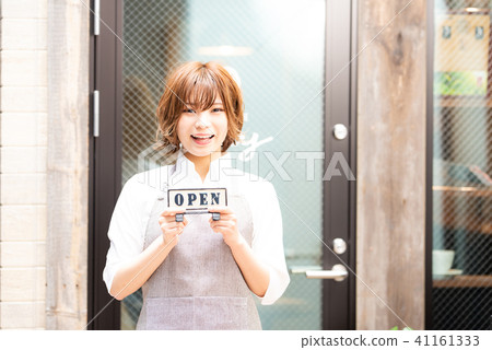 咖啡廳店員女人 41161333