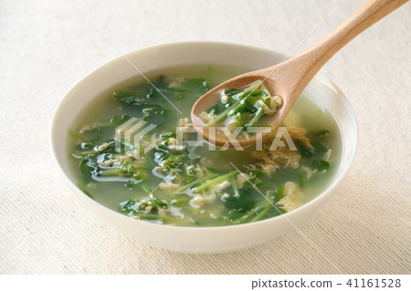 Soybean and egg soup 41161528