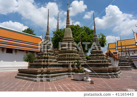 Pot Stupa of Wat Pho 41165443