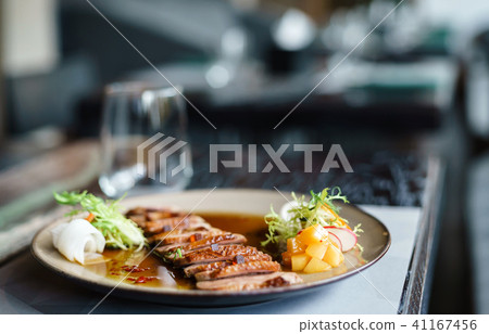 duck with vegetables 41167456