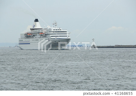 Cruise Passenger Ship Pasifiich · Bridge Osaka Port Entry Port Cruise Passenger Ship Pasifiich · Bridge Osaka Port Entry Port 41168655