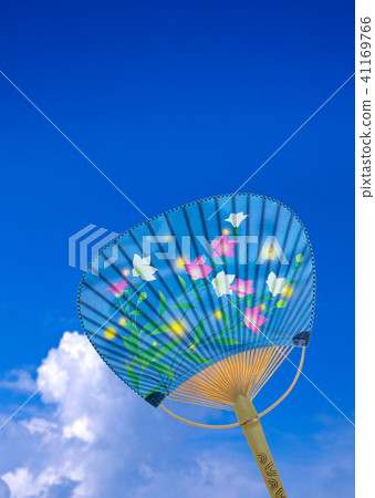 Fans and clouds Fans and clouds 41169766