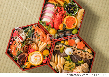 Kaiseki Cuisine Traditional Japanese meal brought in courses 41171115