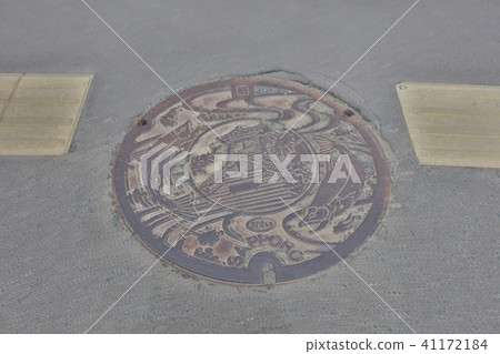 three octopuses on manhole cover of Hakodate 41172184