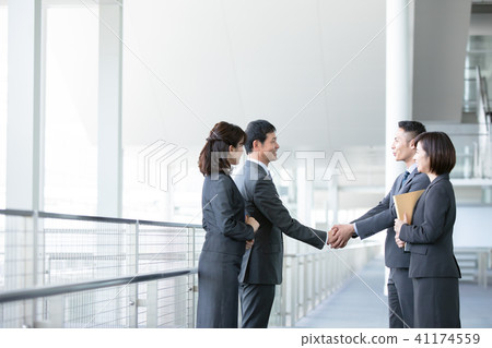 企業談話商人企業場面辦公室場面 41174559