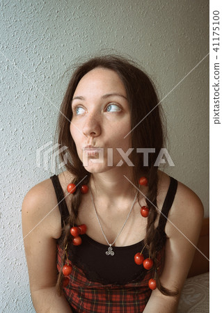 blue-eyed girl with cherries 41175100