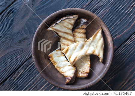 Bowl of grilled king oyster mushrooms 41175497