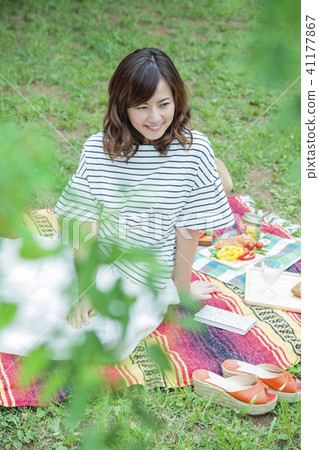 Picnic female leisure park lunch Picnic female leisure park lunch 41177867