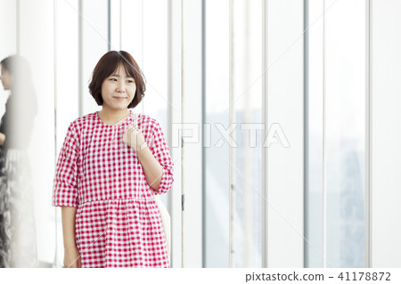 Young woman, observatory, sightseeing, sightseeing, tourists, travelers, travel, tower, Tokyo, Japan 41178872