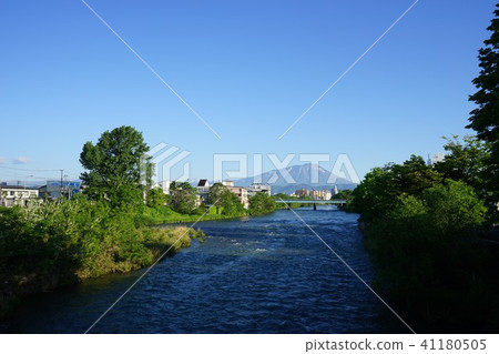 Iwateyama seen from castle town Morioka 41180505