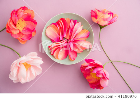 Crepe paper peony flowers 41180976
