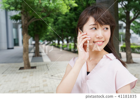 打電話的女人 打電話的女人 41181835