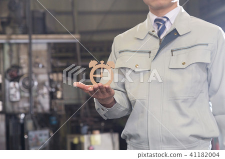 Manufacturing industry image 41182004