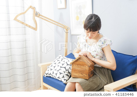Female family image 41183446