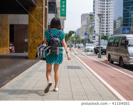 Taipei Pedestrian 41184081