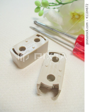 Damaged square type hooking ceiling body Damaged square type hooking ceiling body 41184672