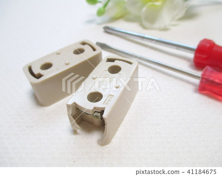 Damaged square type hooking ceiling body 41184675