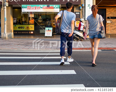 Taipei Pedestrian 41185165