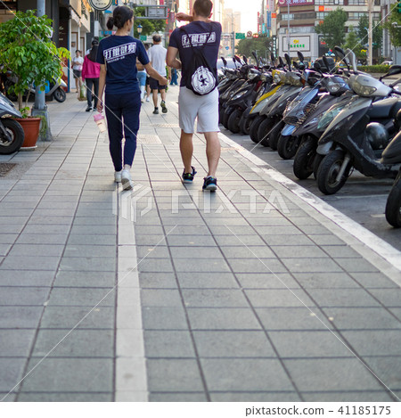 台北行人 41185175