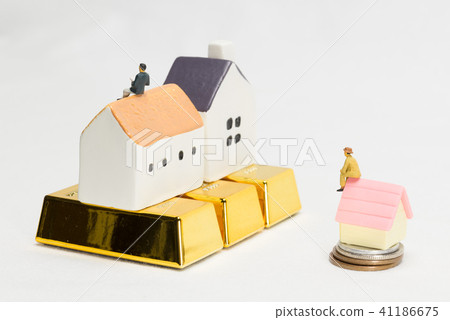 Image of gap between rich and poor 41186675