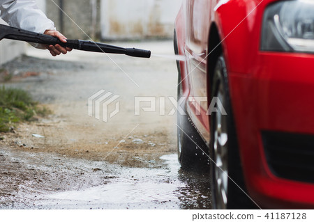 Summer Car Washing. Cleaning Car Using High Pressure Water 41187128