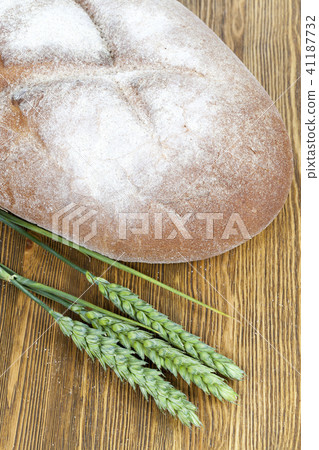 fresh bread 41187732