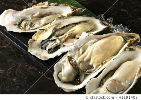 新鮮和美味的生牡蠣 新鮮和美味的生牡蠣 41191402