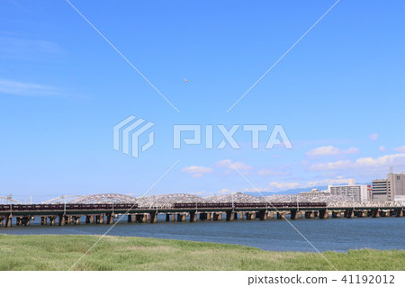 越過阪急列車Yodogawa 41192012