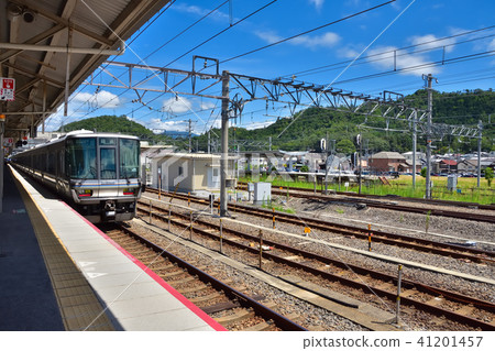 Shiga 223 series train stopped at JR Maibara station Shiga 223 series train stopped at JR Maibara station 41201457
