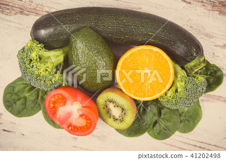 Fruits and vegetables containing vitamin K Fruits and vegetables containing vitamin K 41202498