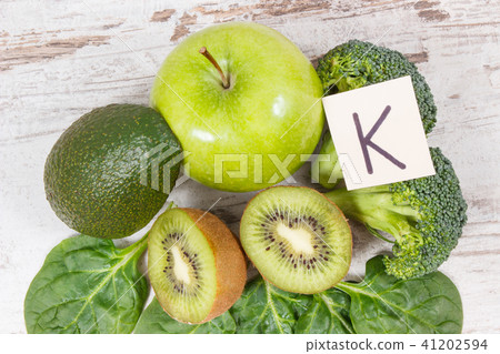 Fruits and vegetables containing vitamin K Fruits and vegetables containing vitamin K 41202594