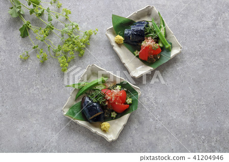 Boiled eggplant with tomato jelly Boiled eggplant with tomato jelly 41204946