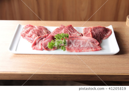 raw beef 41205819