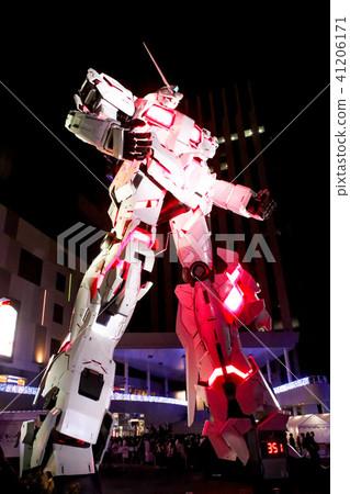Night scene The legend of Gundam The real size Night scene The legend of Gundam The real size 41206171