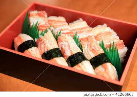 Delicious crab sushi Delicious crab sushi 41206665