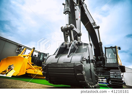 Caterpillar tractor at the exhibition 41210181
